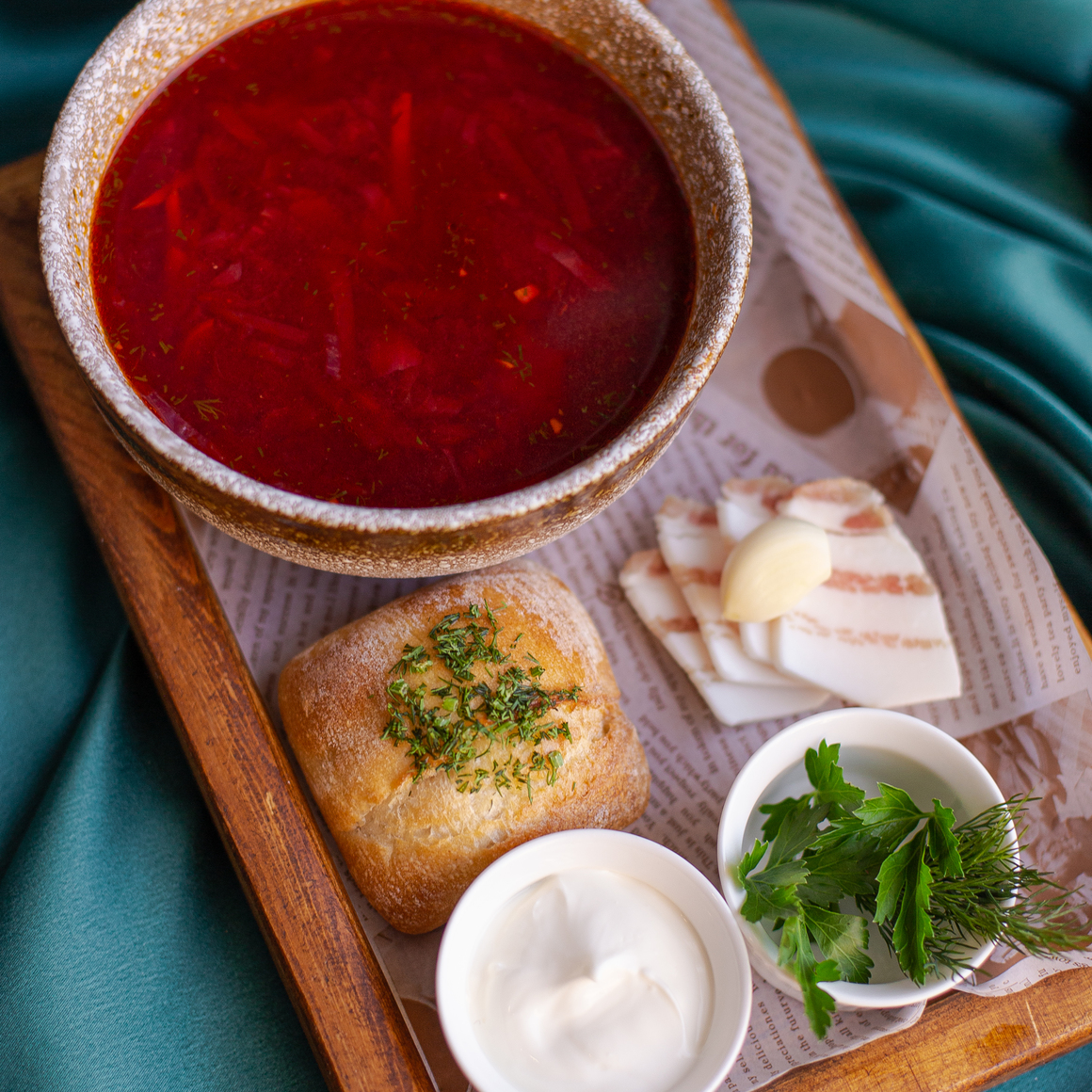 Борщ с пампушками