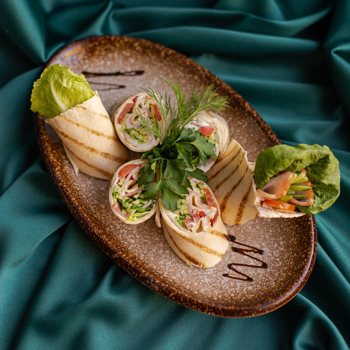 Рулетики с беконом